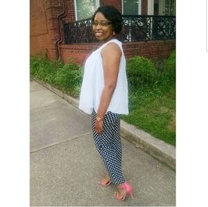 Banana Republic Sloan Fit Ankle Pants Size 10 Black & white polka dots